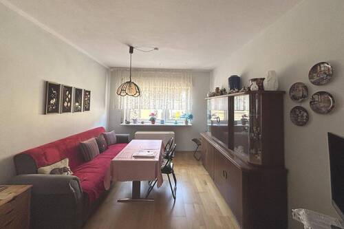Wohnzimmer - 2 Zimmer Etagenwohnung in Stuttgart