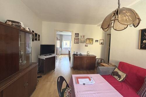 Wohnzimmer - Etagenwohnung mit 39,00 m² in Stuttgart zum Kaufen