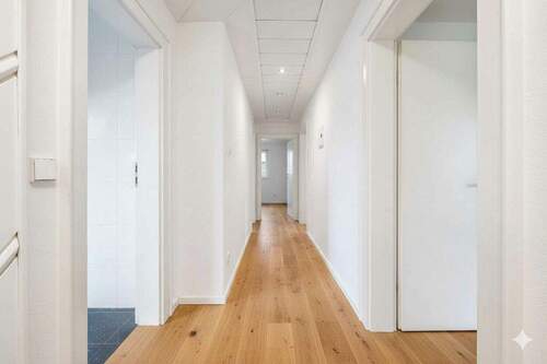 Bild 3 - 4 Zimmer Etagenwohnung in Wolfsburg