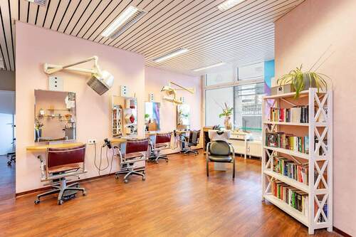 Raum - 6 Zimmer Büro in Berlin