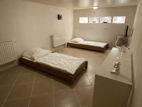 Büro Hobbyraum im Keller - 