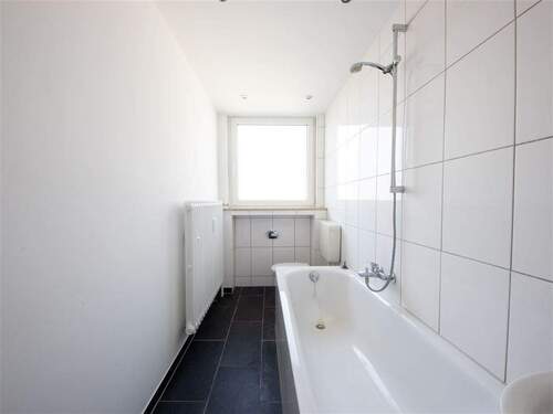 Badezimmer - Etagenwohnung in Düsseldorf zum Kaufen