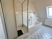 Badezimmer DG Bild 1 - 