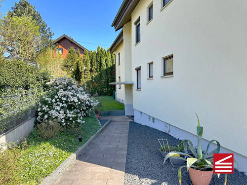 Hauseingang - 3 Zimmer Etagenwohnung zum Kaufen in Baden-Baden