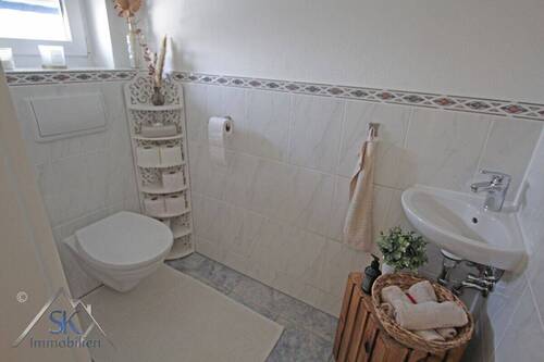 Gäste WC - 6 Zimmer Reihenendhaus in Maisach