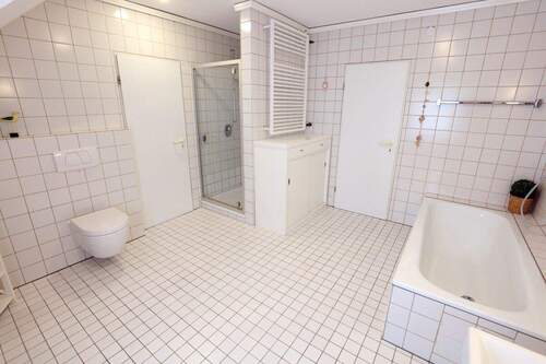 Elternbad im Dachgeschoss - 