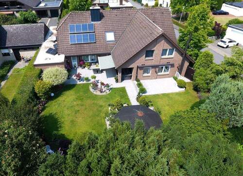 Vogelperspektive - 8 Zimmer Einfamilienhaus zum Kaufen in Oelde