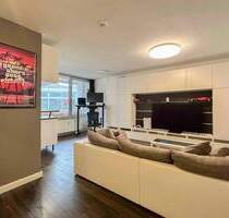 Barrierearme Erdgeschosswohnung mit 2 Zimmern und großer Loggia in Köln-Ehrenfeld