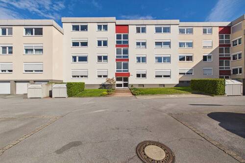 Außenansicht - Großzügige 3-Zimmer-Wohnung mit Balkon,Garage & Stellplatz