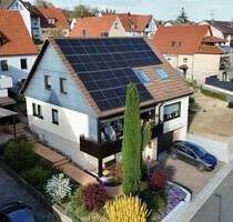 Flexibel Wohnen: Gepflegtes Haus mit separater Wohneinheit und vielseitiger Nutzung! - Helmstadt