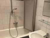 Bad mit Wanne - 
