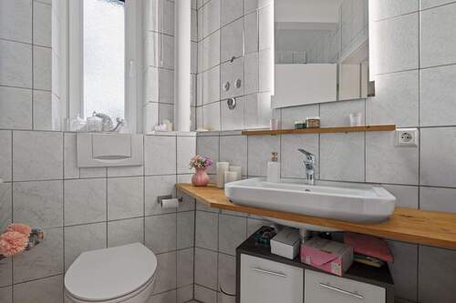 Badezimmer - Etagenwohnung mit 60,00 m&sup2; in Karlsruhe zum Kaufen