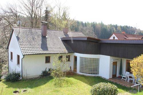 Rückseitenansicht.JPG - 7 Zimmer Einfamilienhaus zum Kaufen in Grasellenbach