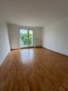 Wohnzimmer - 3 Zimmer Etagenwohnung zur Miete in Halle (Saale)