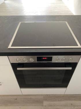 Herd/Backofen BOSCH - 2 Zimmer Etagenwohnung in Künzelsau