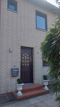 Fassade Haupteingang - 3 Zimmer Reihenmittelhaus zum Kaufen in Lübeck