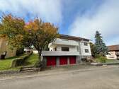 Frontseite - 8 Zimmer Mehrfamilienhaus, Wohnhaus zum Kaufen in Boxberg