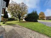 Blick zum Hintergarten - 