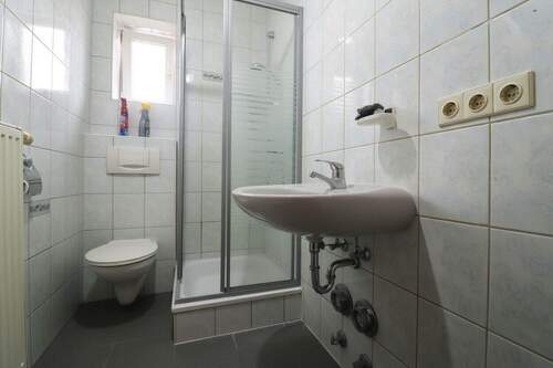 Bad 1-Zimmer Wohnung - 