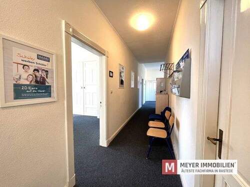 Flur - 5 Zimmer Büro zum Kaufen in Rastede