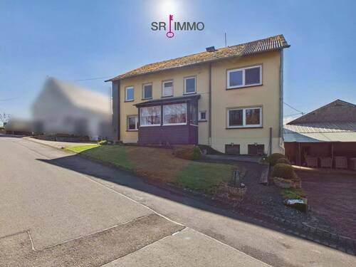 Bild 1 - Gepflegtes Wohnhaus mit großen Garagen in ruhiger Lage in Krautscheid