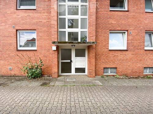 Hauseingang - 3 Zimmer Etagenwohnung zum Kaufen in Kirchgellersen