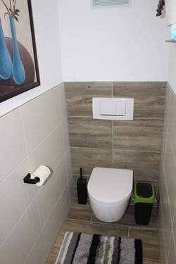 separates WC EG.JPG - 