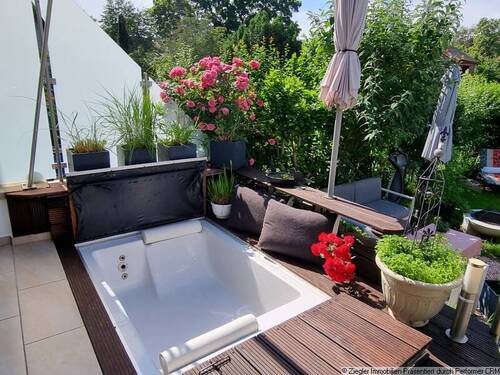 13 Gartenterrasse mit Whirlpool - 