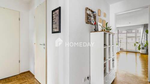 Flur 1 - 3 Zimmer Etagenwohnung in Frankfurt am Main