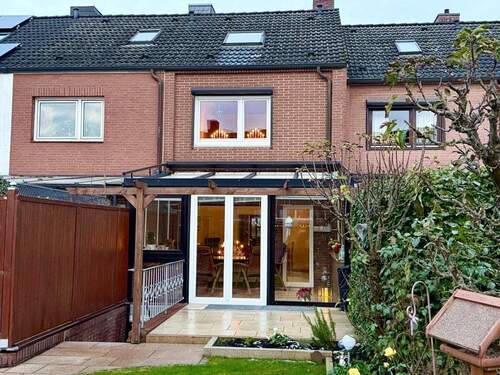 Gemütlich zu Hause sein - Das perfekte Weihnachtsgeschenk: Einziehen und Genießen. Ihr gemütliches Zuhause in Pinneberg.