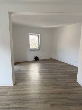 Wohnbereich - Schicke 4-Raum Wohnung im Zentrum von Suhl sofort verfügbar