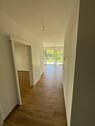 Flur Richtung Wohnraum.jpg - 
