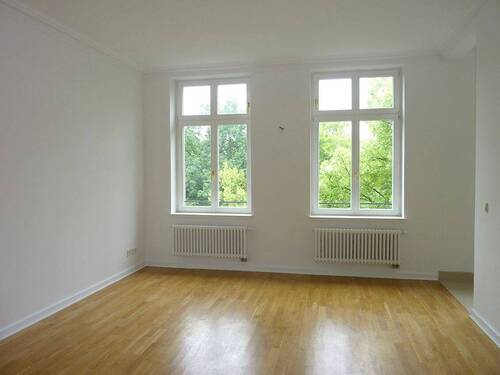 Wohnen - Frei ab 1.12.25 * Exklusive 2-Zimmerwohnung mit stilvollem Erker im Bachviertel - Zentrum-West!