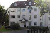 Hausansicht mit Eingangsbereich - 3 Zimmer Etagenwohnung zur Miete in Lüdenscheid