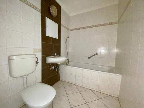 Bad - 1 Zimmer Etagenwohnung in Oschersleben