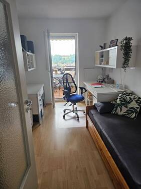 Kinderzimmer/Büro - 