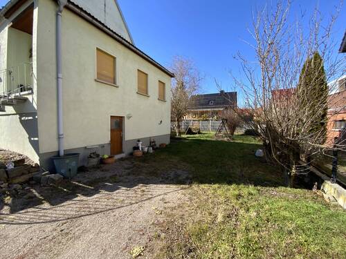 Grundstückszufahrt - 6 Zimmer Einfamilienhaus in An der Schmücke