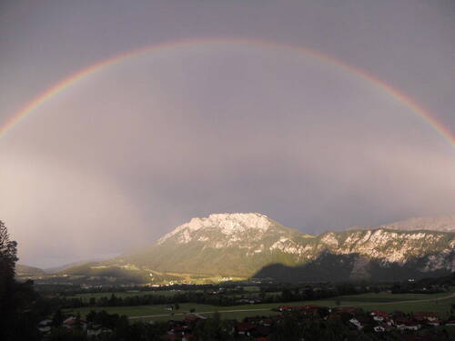 Blick von Terrasse und Garten - 2 Zimmer Etagenwohnung zum Kaufen in Oberaudorf