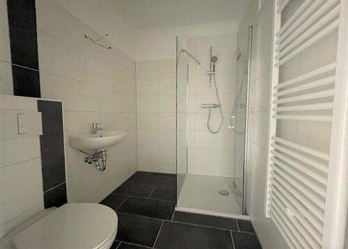 Bsp. Bad - 3 Zimmer Etagenwohnung in Oschersleben