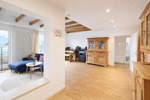 Diele zum Wohnbereich - 3 Zimmer Etagenwohnung in Düsseldorf