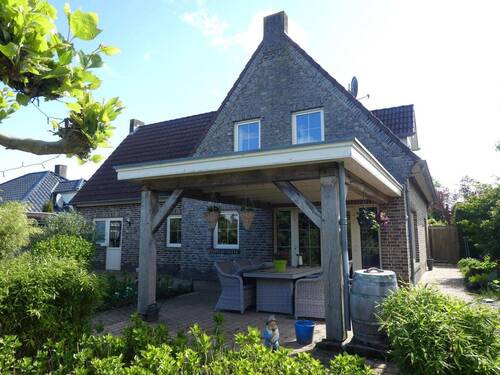 Gartenansicht - 6 Zimmer Einfamilienhaus zum Kaufen in Uelsen