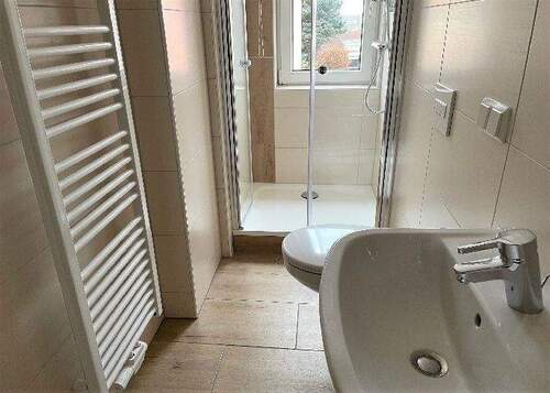 Beispiel Bad - 2 Zimmer Etagenwohnung zur Miete in Oschersleben