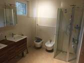 Bad mit ebenerdiger Dusche - 