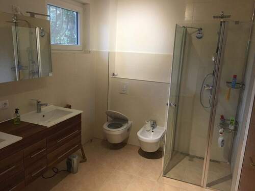 Bad mit ebenerdiger Dusche - 