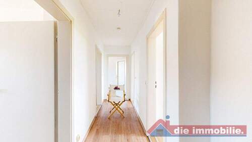 Flur_1 - 4 Zimmer Etagenwohnung zur Miete in Barby
