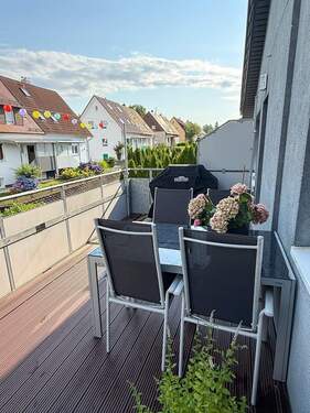 Ausblick Balkon - 3 Zimmer Etagenwohnung zum Kaufen in Pforzheim