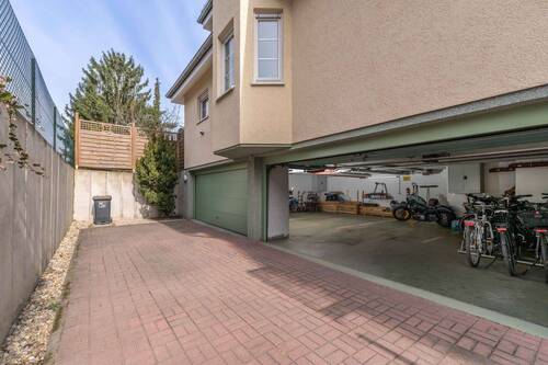 Zugang zur Tiefgarage - 