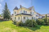Titelbild - KENSINGTON - EXKLUSIV - Gepflegtes Mehrfamilienhaus mit 4 Wohneinheiten, Tiefgarage & Pool!