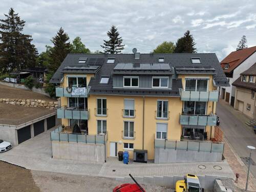 Bild 1 - 4 Zi. Galeriewohnung im DG mit Balkon-KFW40-ca. 100 m² - Wohnung 6 - Bergstr. 13, 79848 Bonndorf-mit Lift