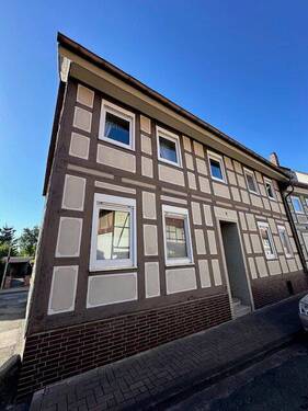Haupthaus Vorderansicht - Großzügiges, charmantes Wohnhaus im Herzen von Bockenem